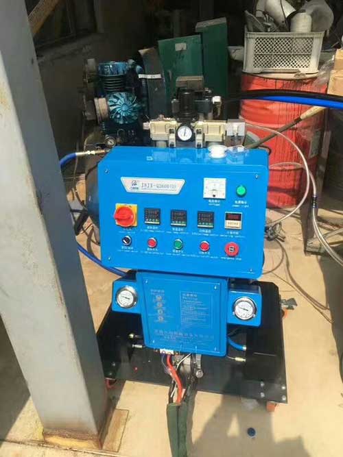 聚氨酯保溫多功能?chē)娡繖C(jī) 多少錢(qián)一臺(tái)(圖1) 聚氨酯保溫多功能?chē)娡繖C(jī)多少錢(qián)一臺(tái)